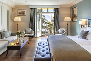 Rooms & Suites