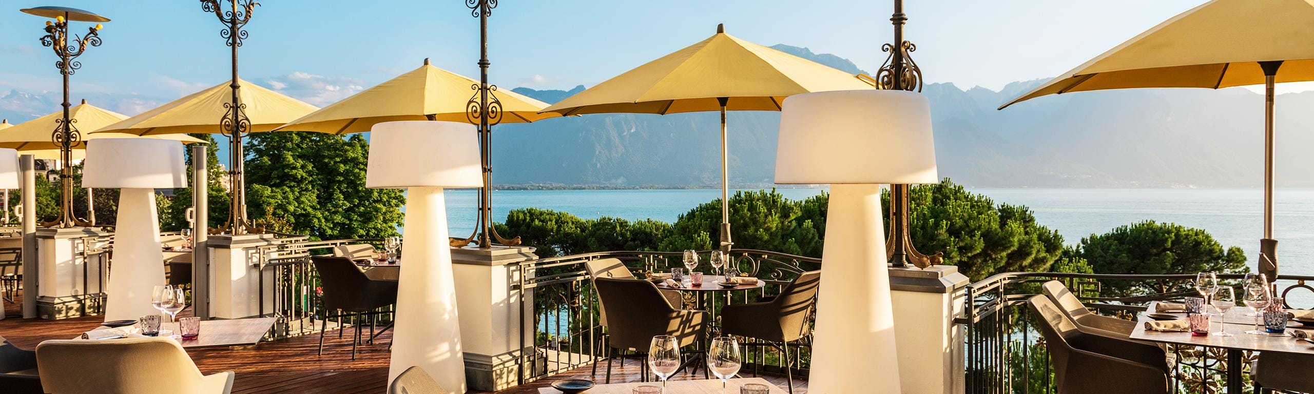 Suisse Majestic Rückkehr unter blauem Himmel